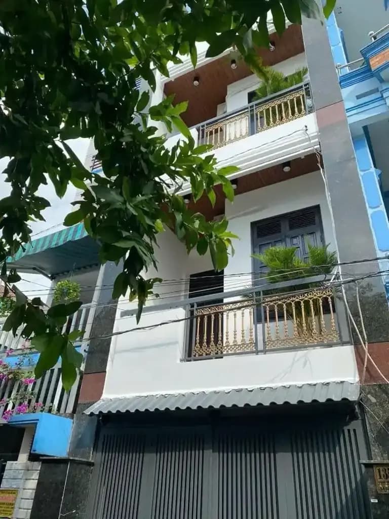 Hạ giá bán gấp nhà 72m2 tại Phường Tân Uyên, Bình Dương. Giá 2tỷ050 sổ riêng