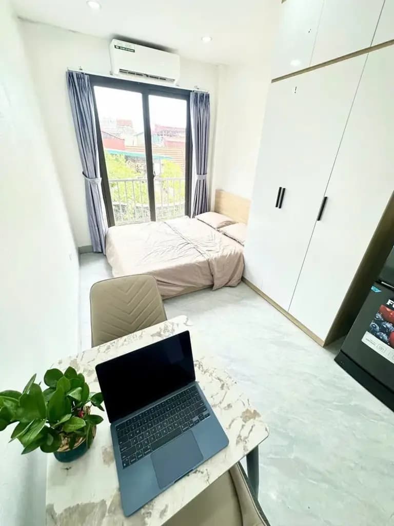Cho Thuê Ccmn đẹp 24m thoáng ban công cửa sổ tại 211 Minh Khai, HBT