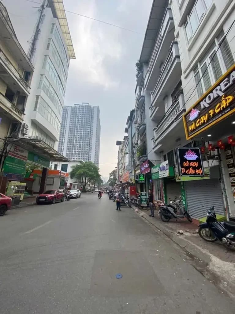 Cho thuê nhà mặt phố Phan Văn Trường, làm VP, lớp học, 45tr