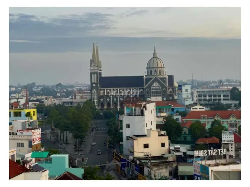 CHO THUÊ CĂN GÓC ĐẮC ĐỊA NGÃ SÁU CHÙA BÀ BÌNH DƯƠNG