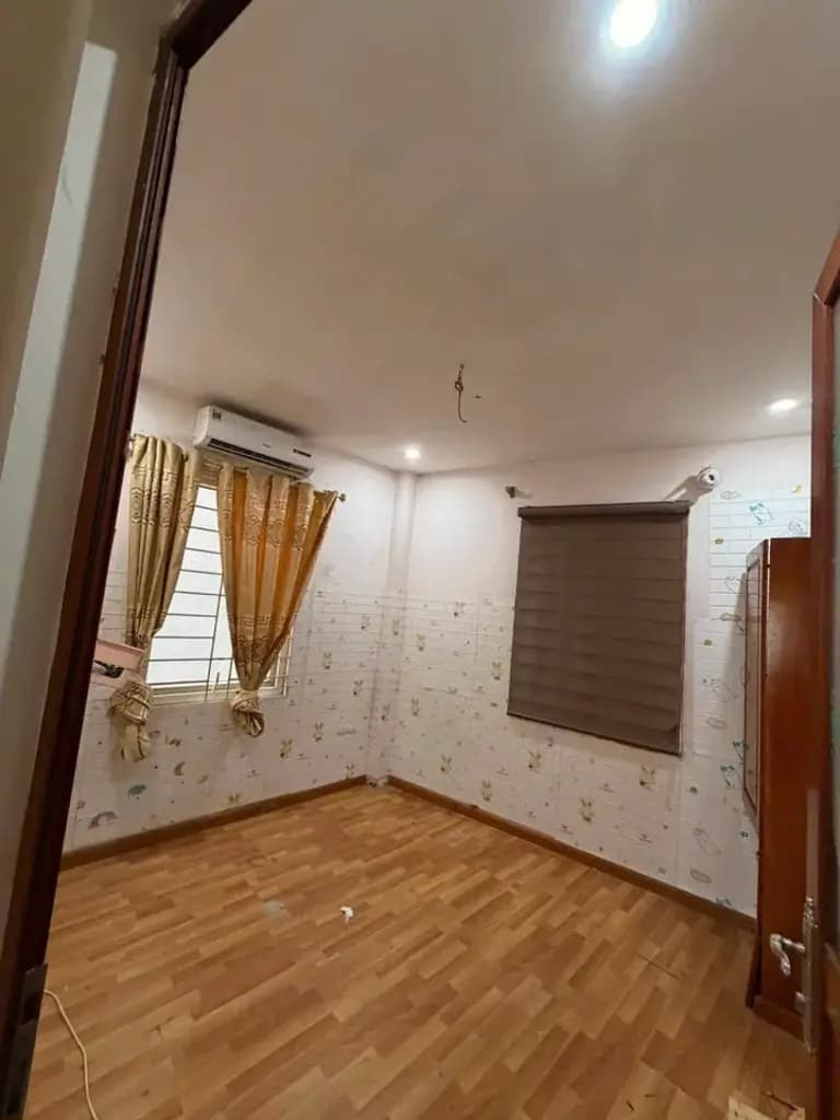 Main-Cho thuê nhà nguyên căn Lạc Long Quân 50m2 , 6 ngủ - 2 mặt ngõ ô tô-2