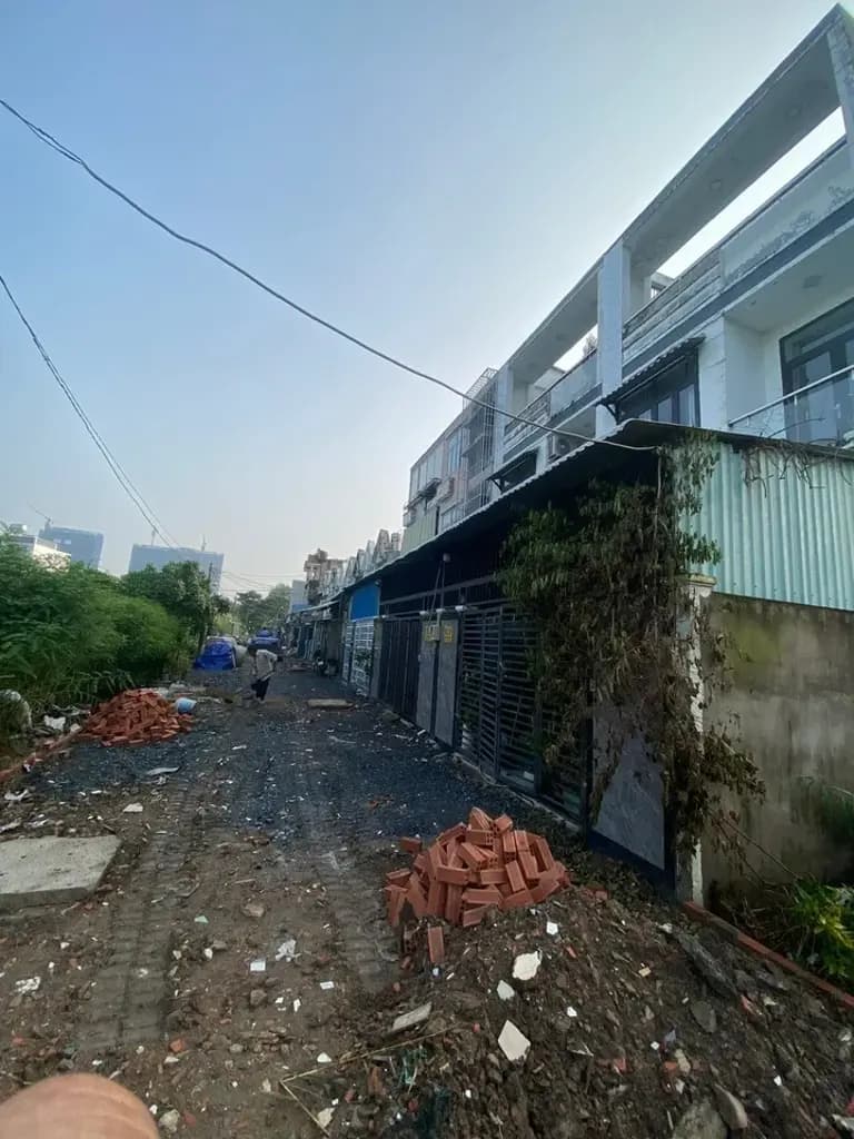 Main-Bán đất DT: 80m2 cách Nguyễn Bình chỉ 100m, đã có móng cọc kiên cố - Giá 4 tỷ-2