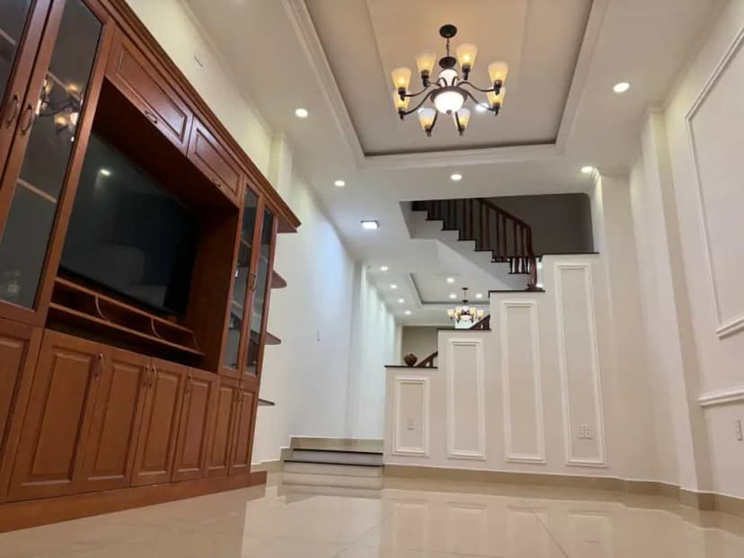 Bán nhà mặt tiền Phường Hiệp Bình, Ngay sau TTTM Gigamall Thủ Đức, 84m2, 4 tầng, Sân đậu xe 7 chỗ