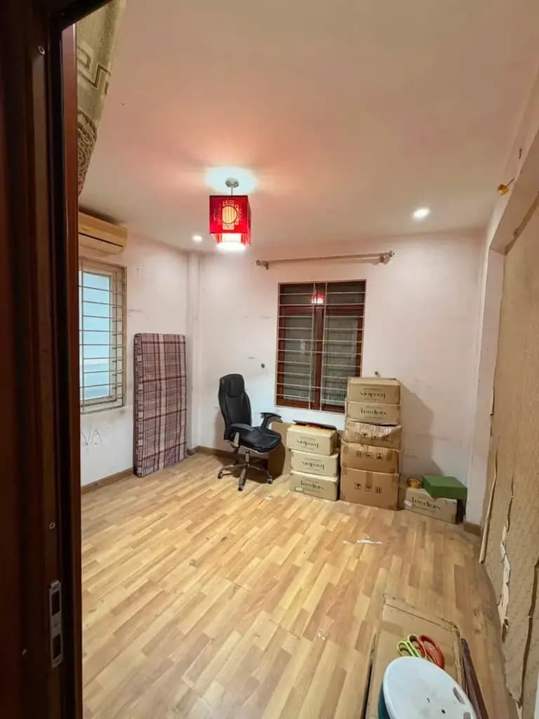 Main-Cho thuê nhà nguyên căn Lạc Long Quân 50m2 , 6 ngủ - 2 mặt ngõ ô tô-6