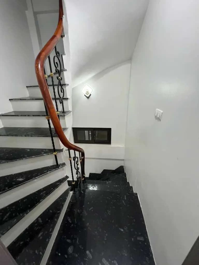 Main-Bán nhà xây mới 5 tầng, ngay chợ, tiện ích trường học và khu đô thị-2