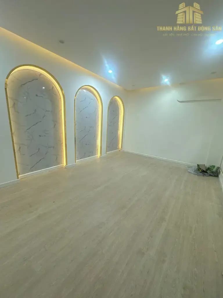 Main-Cho thuê nhà 1 trệt 3 lầu DTSD 800m2 tại TP Bến Tre.Gía 40 triệu-1
