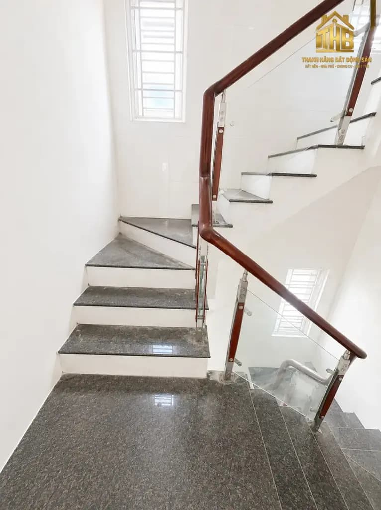 Main-Cho thuê Nhà 1 trệt 5 lầu giá 15 triệu mặt tiền ĐL Đồng Khởi Thành phố Bến Tre-7