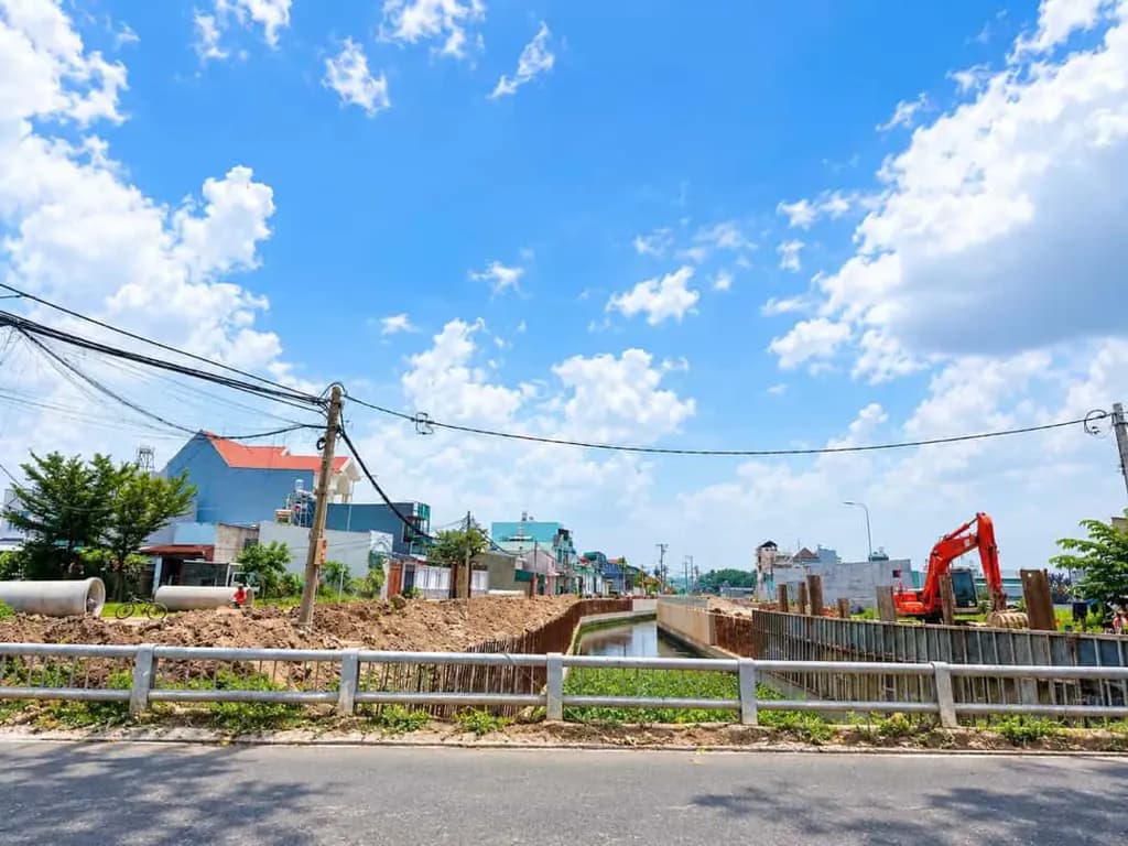 Main-Bán 2 lô đất mặt tiền XTS 38, view kênh, gần Võ Thị Hồi, KT 5x18,5m, giá 4,9 Tỷ-4