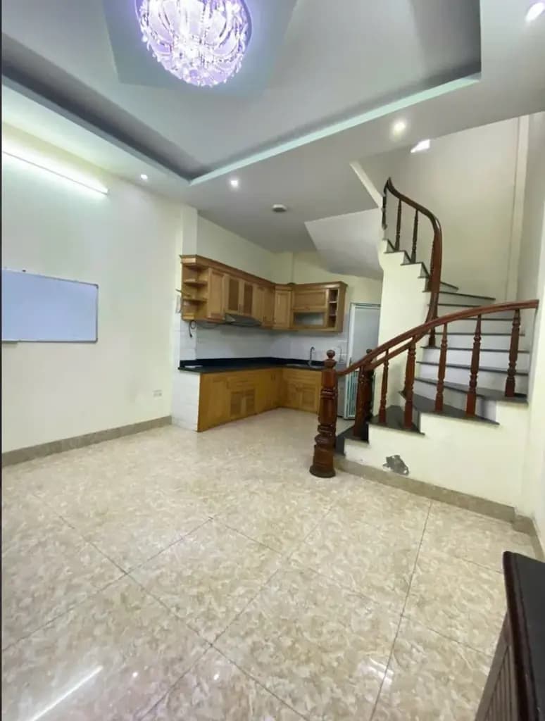 CHO THUÊ NHÀ NGUYÊN CĂN GIẢI PHÓNG 5T GIÁ 10,5TR/THÁNG