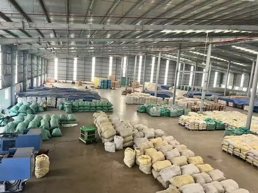 Main-75 nghìn/m² $$ Kho xưởng cho thuê 32.000m2, kế KCN Vsip 1, KCN Sóng Thần 1 2, 3.200m² • 5.400m² | 2.000m² / 3.700m² * 6.500m² - 2.650m² • 4.700m² / 5.800m²-2