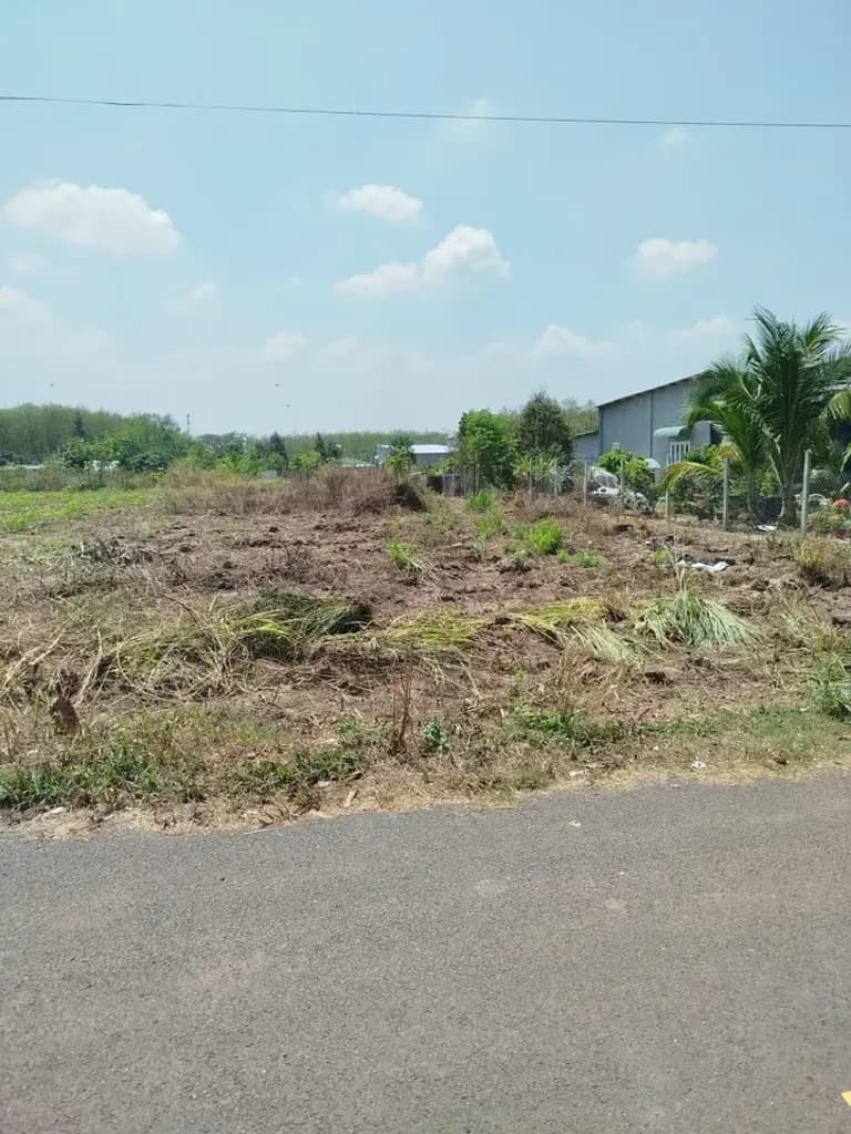Cần bán 2873m2 đất, từ đường nhựa 80m giá chỉ 750tr, xã An Long, TpHCM.
