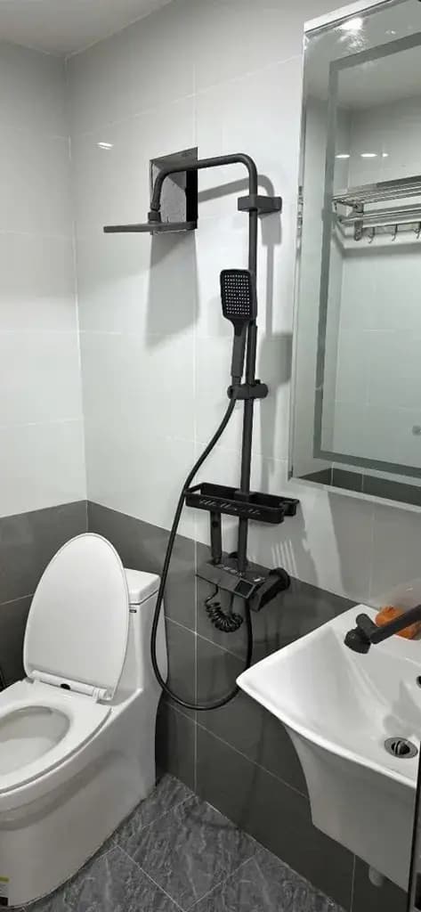 Main-CHO THUÊ CCMN PHAN ĐÌNH GIÓT Đầy đủ đồ nóng lạnh, điều hoà, giường tủ, quạt - có thang máy Đóng 3 cọc 1 Điện là 3800k / số phí rác thải 20k/ người wifi 50k/ người Phòng ở tối đa 3 người Giá 6 triệu/ tháng-2