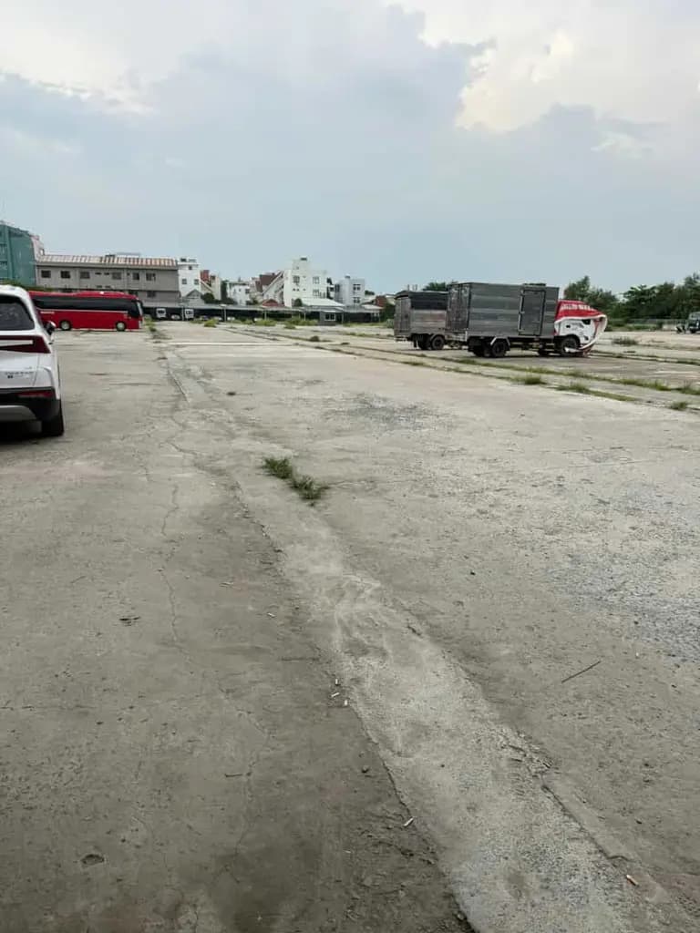 Main-Cho thuê đất 2 mặt tiền bờ kè sông Sài Gòn, Nơ Trang Long, gần cầu Bình Lợi, sẵn nền bê tông-1
