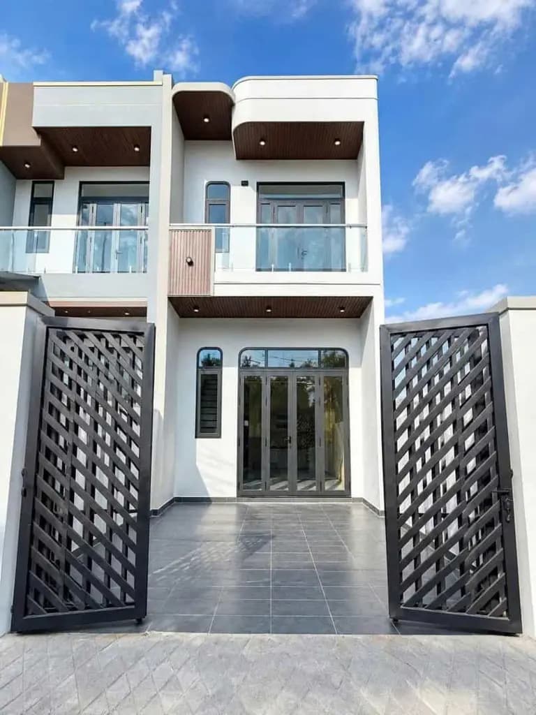 Nhà lầu 90m2, 3 phòng ngủ, 2wc ngay Ngã Ba Bình Ý