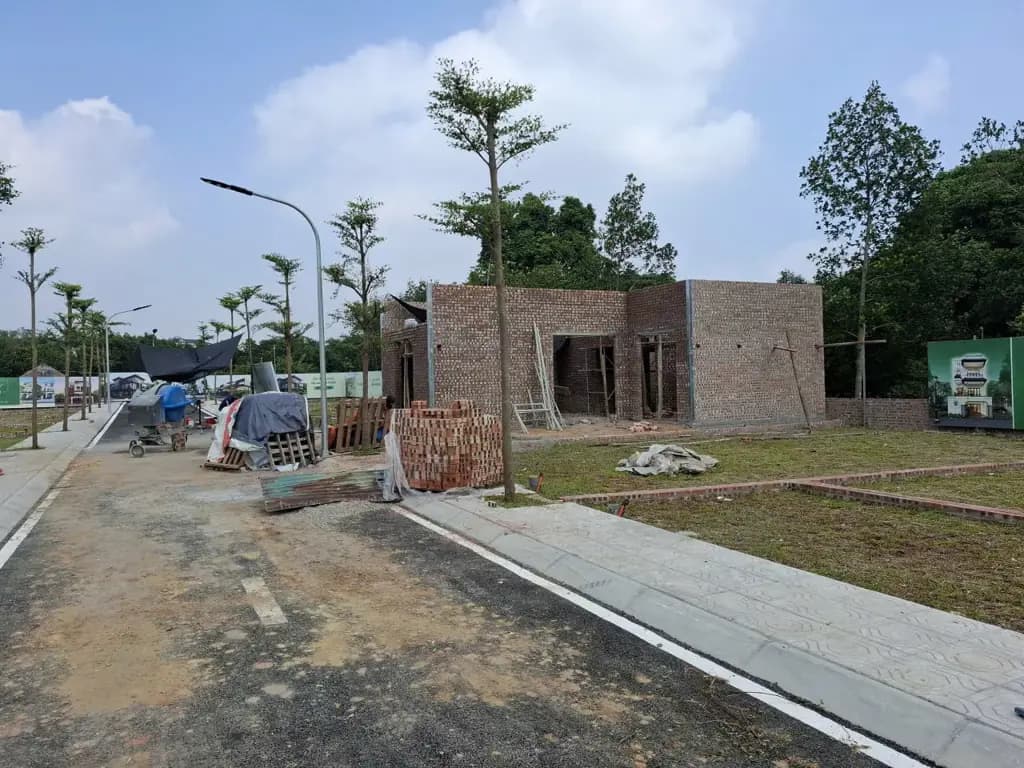 Main-Bán Nhà riêng 100m2 Full thổ cư, Full nội thất giá 3,2 tỷ trung tâm KDT vệ tinh Hòa Lạc-1