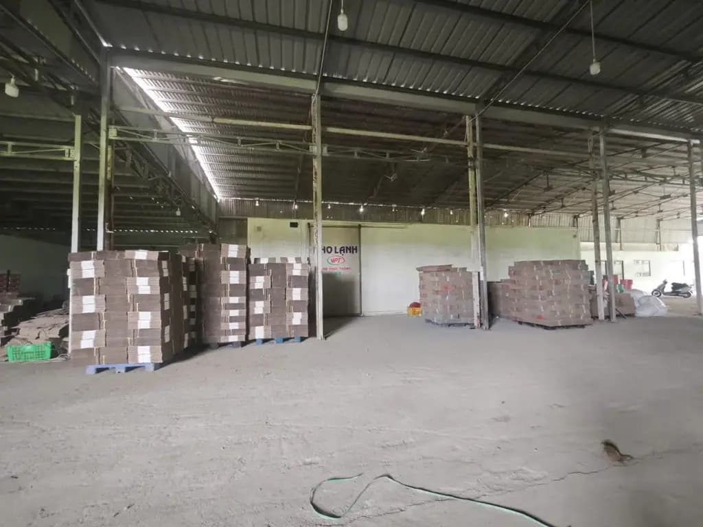 Main-Cho thuê Kho, nhà xưởng 2400m2 có sẵn điện 3 pha đường xe container giá 80 triệu tại Bến Tre-2