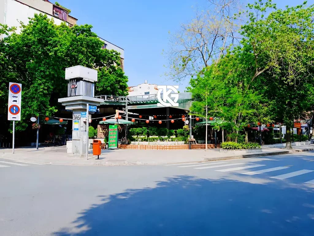 ❇️❇️ Cho Thuê Nhà GÓC 2MT: 104 Yersin + Nguyễn Thái Bình - Quận 1 - 20x40m, 2 tầng