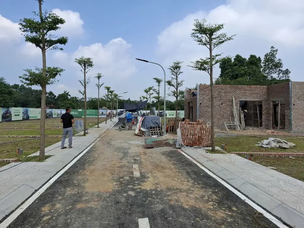 Main-Bán Nhà riêng 100m2 Full thổ cư, Full nội thất giá 3,2 tỷ trung tâm KDT vệ tinh Hòa Lạc-2