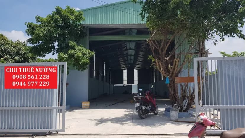 Nhà xưởng cho thuê phường thạnh lộc quận 12 dt: 500m giá 30 triêu/tháng lh: 0944977229