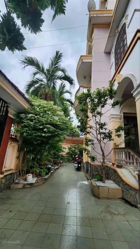 Main-Biệt thự giá tốt khu 300m2 (15m x 20m) mặt tiền 14m thông xe tải tránh ở, kd, vp, cty.-4