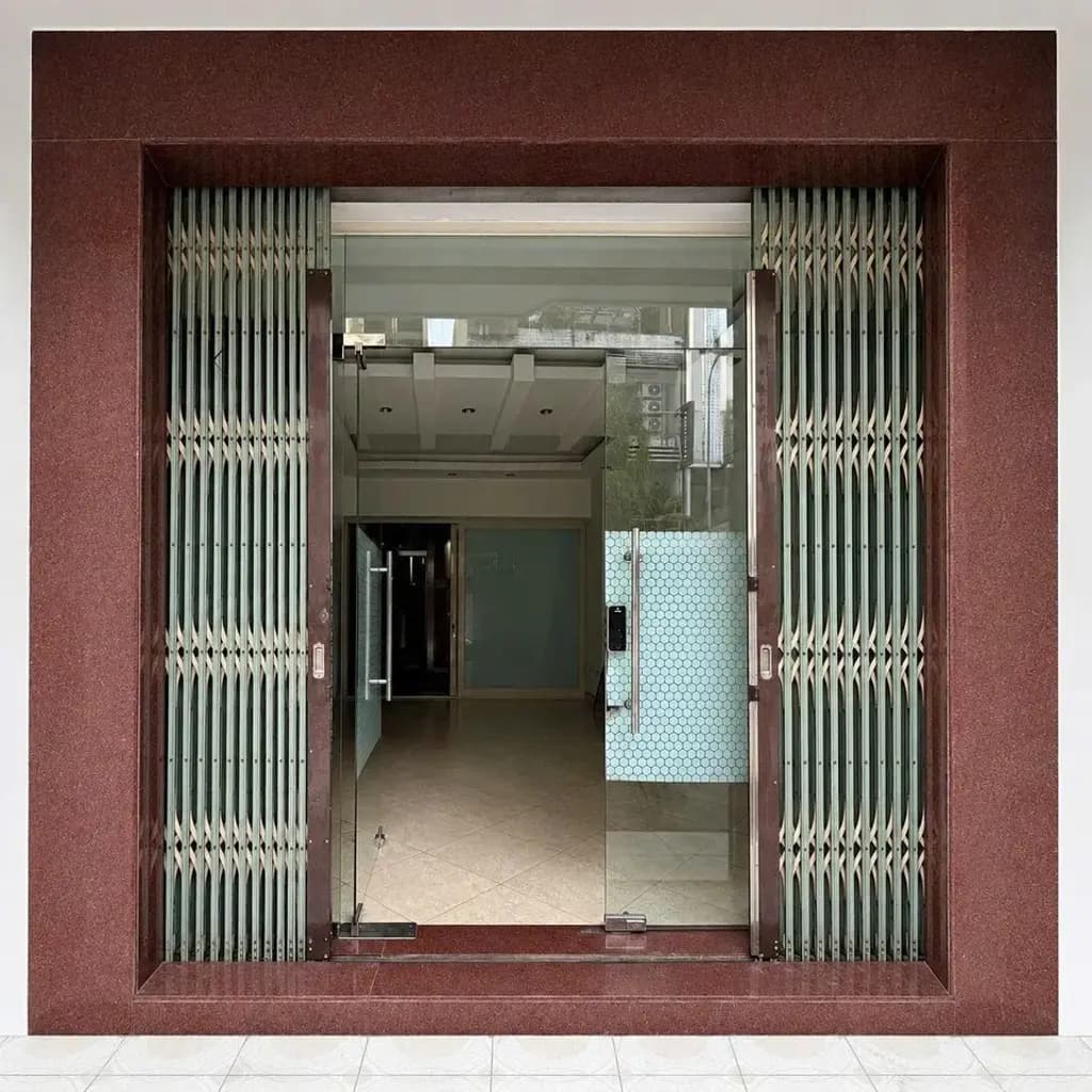 Main-Cho thuê rẻ mặt bằng 4 x 18m 1 trệt 1 lầu Võ Văn Tần thang máy Q3 TP.HCM-3