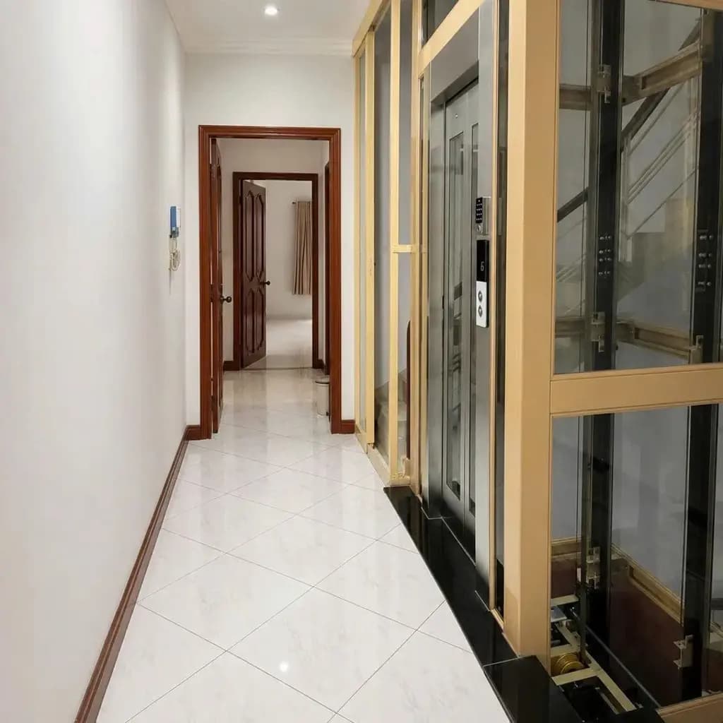 Main-Cho thuê rẻ mặt bằng 4 x 18m 1 trệt 1 lầu Võ Văn Tần thang máy Q3 TP.HCM-5