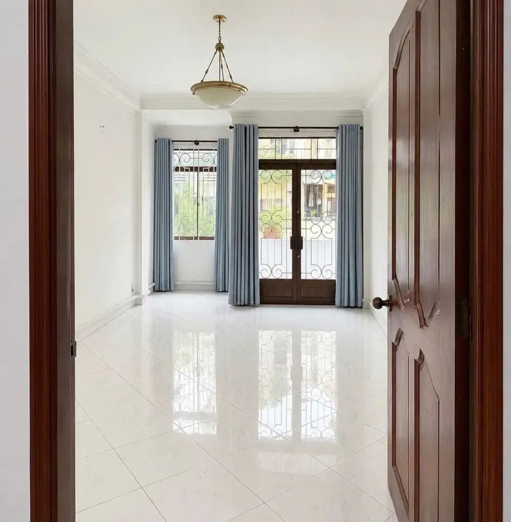 Main-Cho thuê rẻ mặt bằng 4 x 18m 1 trệt 1 lầu Võ Văn Tần thang máy Q3 TP.HCM-6