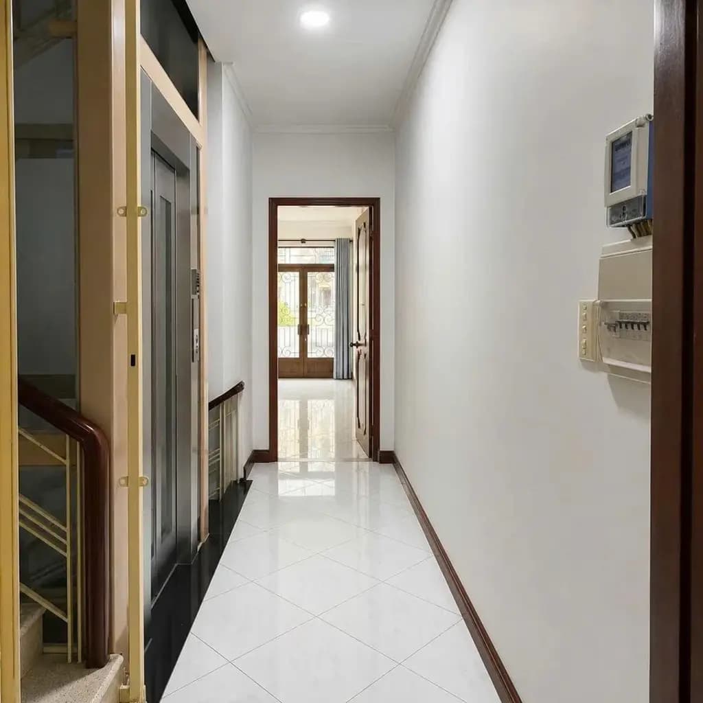 Main-Cho thuê rẻ mặt bằng 4 x 18m 1 trệt 1 lầu Võ Văn Tần thang máy Q3 TP.HCM-9