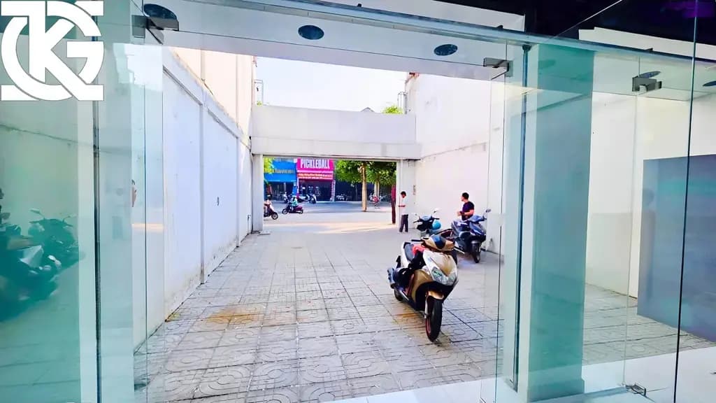 Main-❇️❇️ Cho Thuê Nhà Mặt Tiền: 700-702 Cách Mạng Tháng 8 - Quận Tân Bình - 7x37m-2