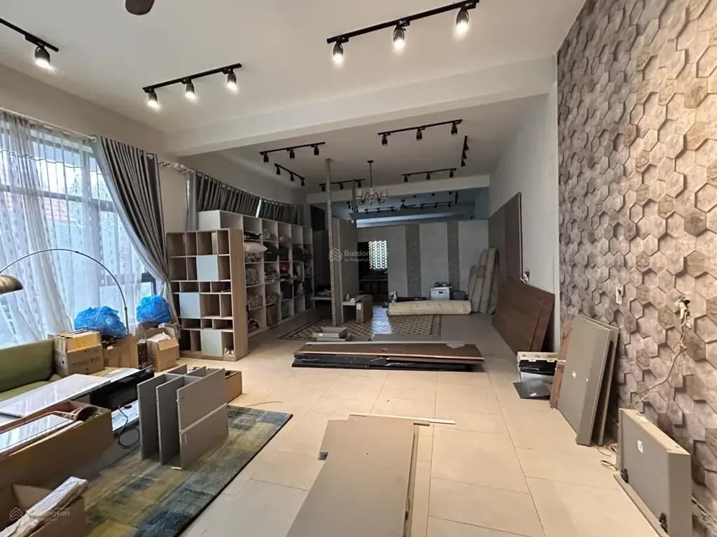 Main-Cho thuê nhà 1 trệt 2 lầu Thủ Dầu Một - Diện tích : 11x30, - Xây dựng : 200m2, sàn 600m2-3