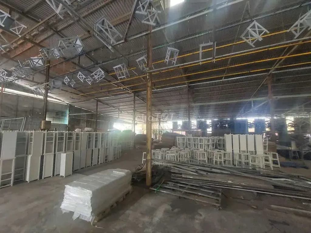 Main-Cho thuê xưởng 1800m2 sx gỗ.Có sẵn Chuyền sơn và máy móc,Tân Hiệp Mới-0
