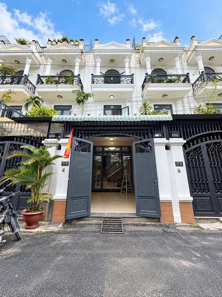 Main-NHÀ PHỐ THẠNH LỘC 29 – ĐƯỜNG 8M – GARA Ô TÔ – 4PN – CHỈ 5,59 TỶ-2