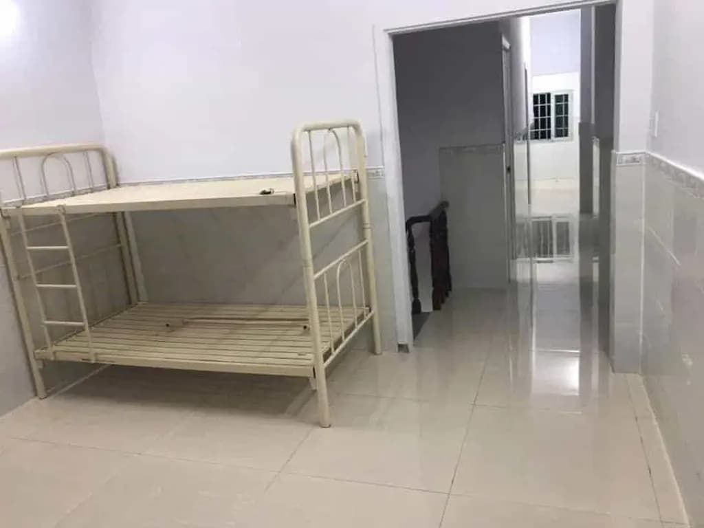 Main-NGUYÊN CĂN HẺM XE TẢI ĐƯỜNG 38 CÁCH HIỆP BÌNH 300M TRET 1 LÂU GIÁ 9TR-4