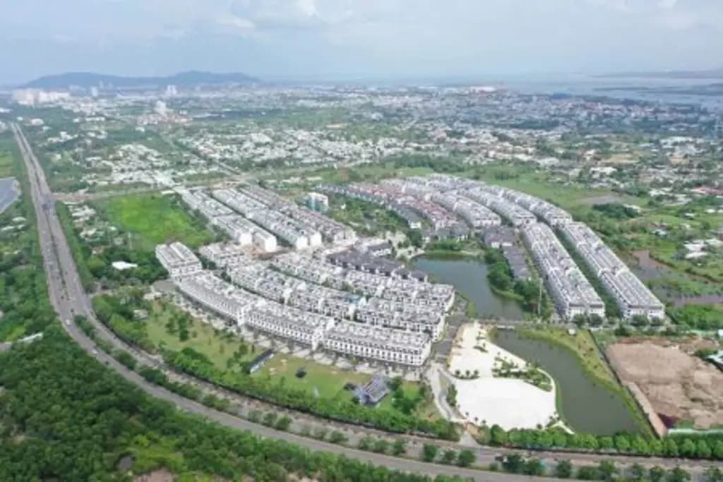 Main-Bán nhà phố Lavida Vũng Tàu 1 trệt 3 lầu 5.7 tỷ sổ riêng Alo Phạm Yến 0775707172-4