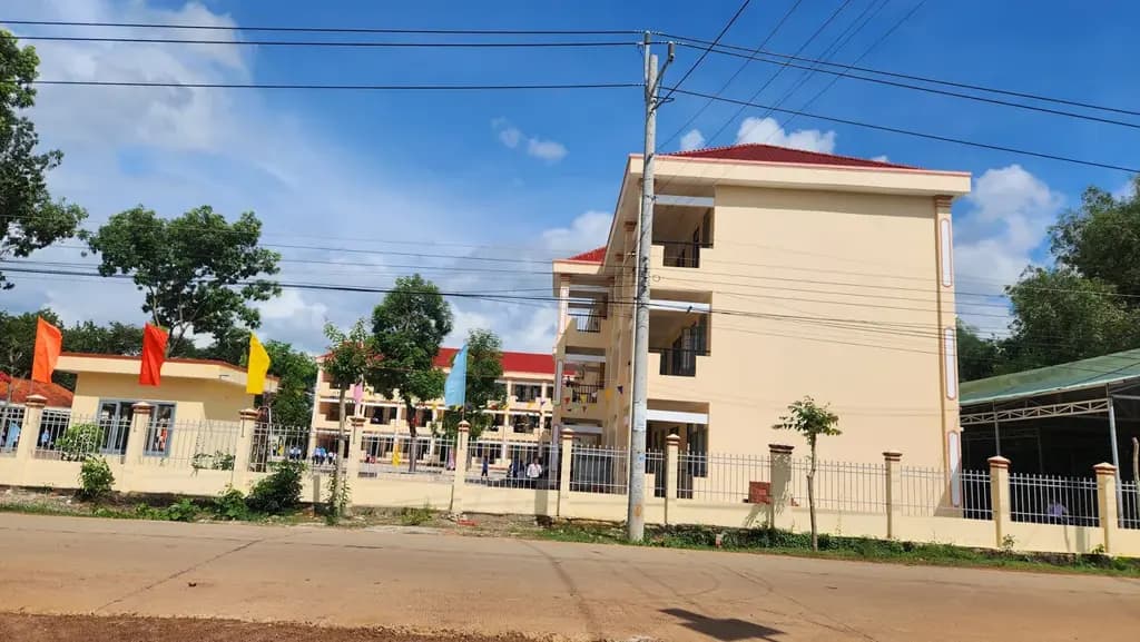 Main-CHÍNH CHỦ KẸT TIỀN BÁN GẤP 300M2 ĐẤT, MT NHỰA NGAY SÁT TR.HỌC CHỢ DÂN ĐÔNG GIÁ 650TR-1