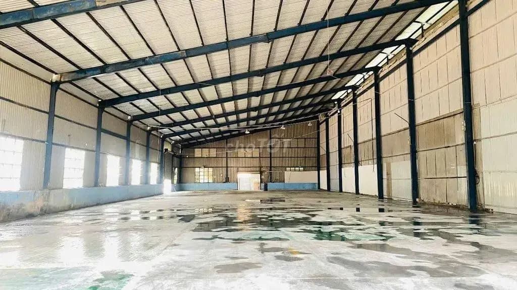 Main-Xưởng gần SG 1300m² khuôn viên rộng PCCC đường cont điện hạ bình sx-0