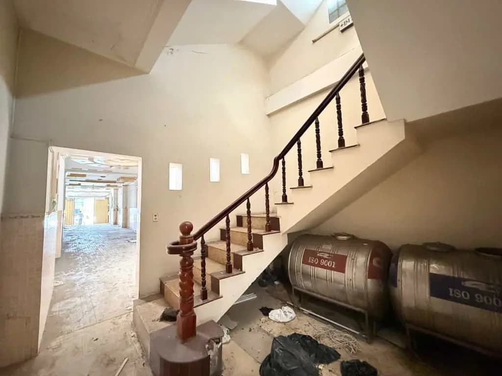 Main-CHO THUÊ NHÀ 1 TRỆT 3 LẦU MẶT TIỀN ĐƯỜNG NGUYỄN VĂN CỪ CẦN THƠ - CÓ 19 PHÒNG & 19 TOLET-1