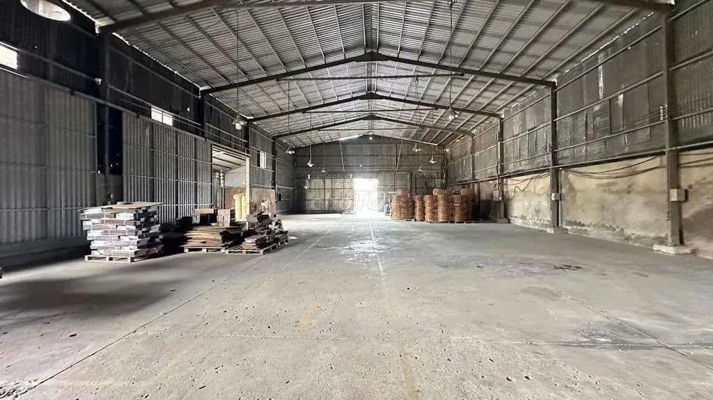 Main-Xưởng Tân Uyên 3100m 80tr/tháng Có Trạm Điện SX-0