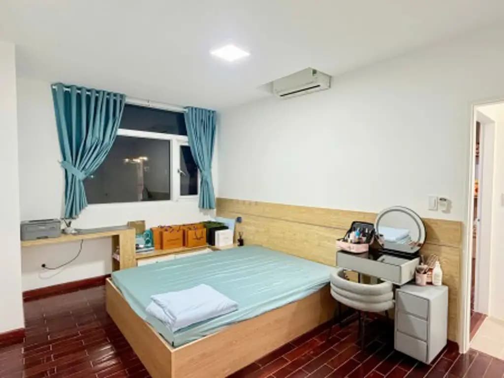 Main-Chính chủ bán căn hộ Hoàng Kim Thế Gia - full nội thất, sổ hồng sẵn, giá tốt 3.9 tỷ-3