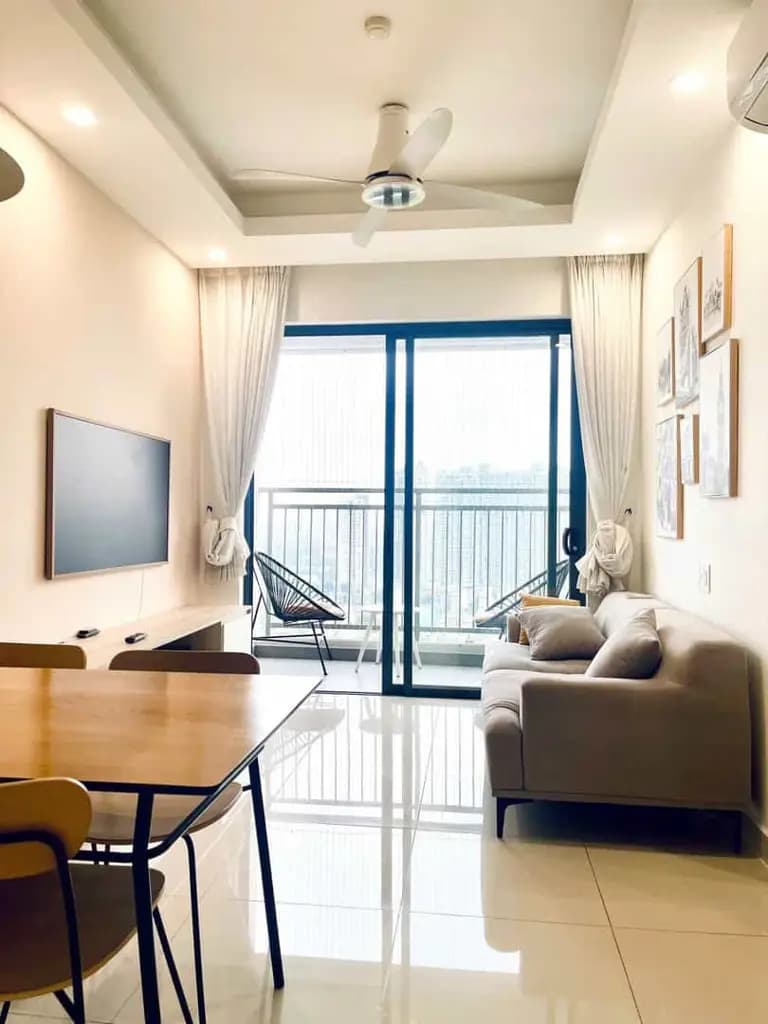 Chủ Cần Bán Gấp CH Vinhomes Golden River, GIÁ 1 TỶ 650, DT 86,3m², 2PN2WC, nội thất chủ tặng, SHR