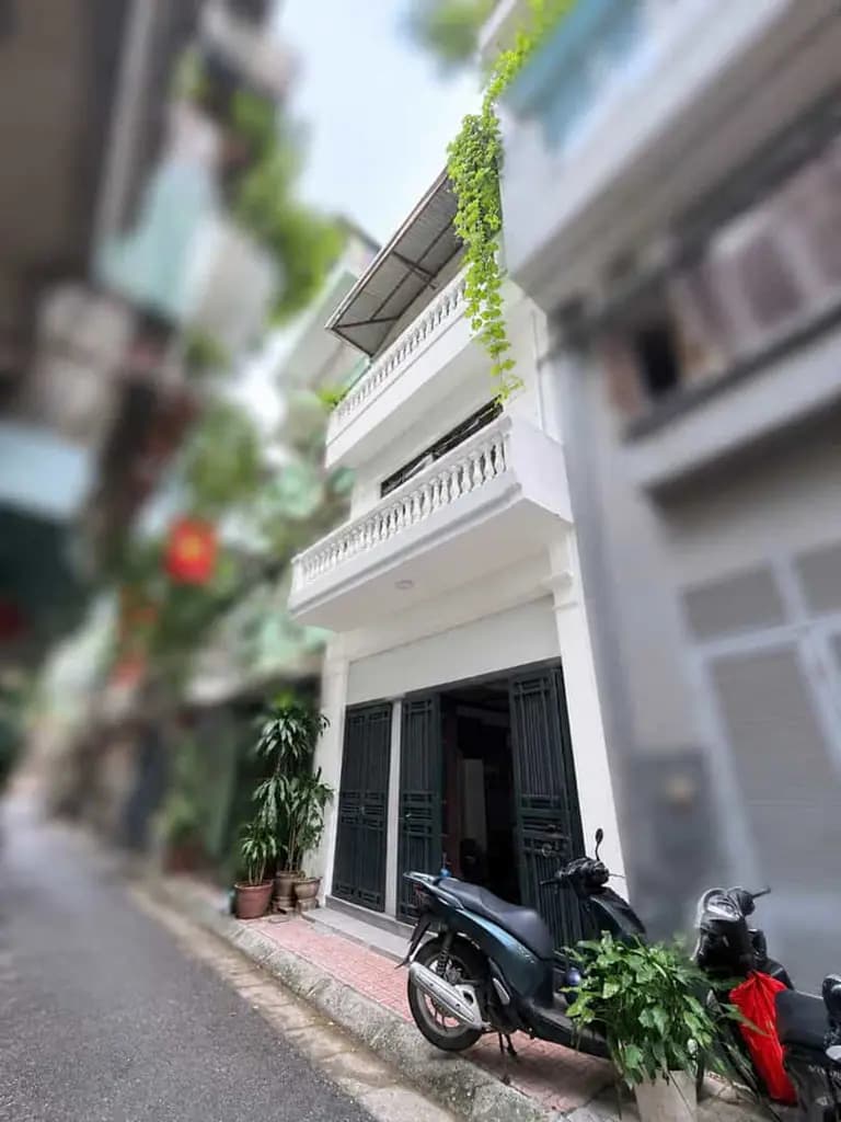Bán nhà phân lô phố 8/3 gần phố Thanh Nhàn