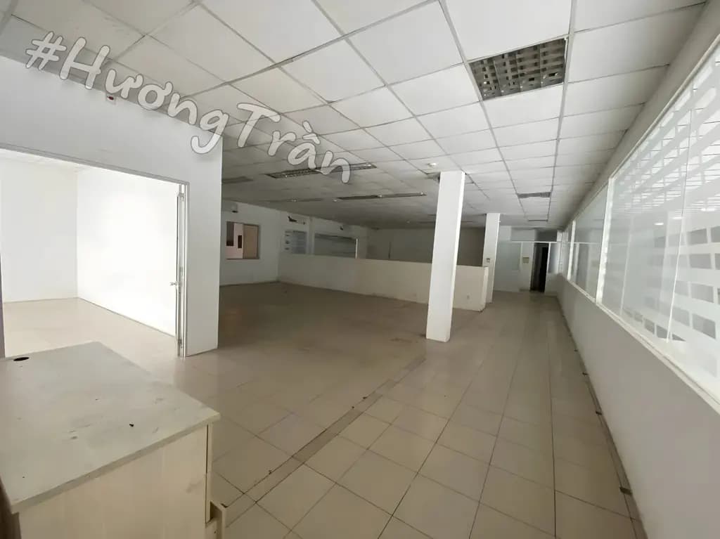 Main-👉330 Triệu - CHO THUÊ MẶT BẰNG GÓC SHOWROOM 1.633m2 MẶT TIỀN ĐƯỜNG 30/4, P. TÂN AN-6