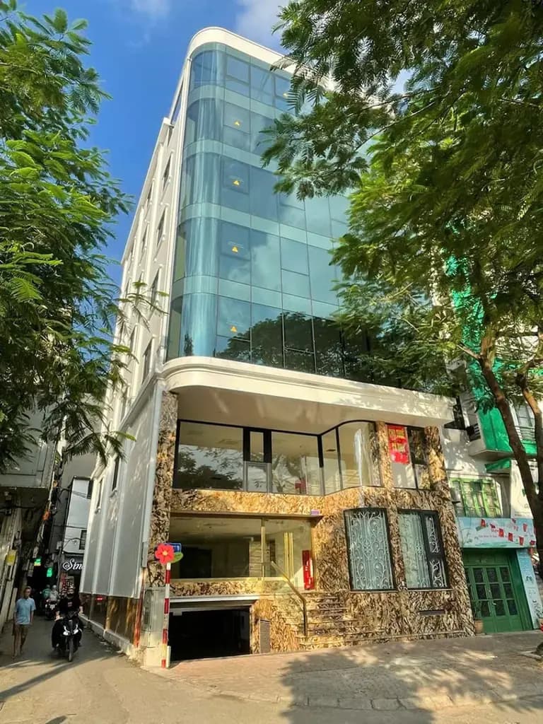 Mời thuê tòa nhà Văn phòng mặt đường Vũ Tông Phan, 180m2, 1 hầm 7 nổi 220tr/th