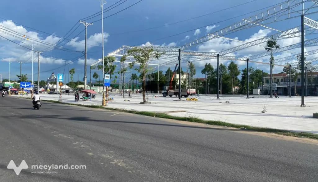 Main-Cho thuê 8200m² kho xưởng showroom Võ Nguyên Giáp Cần Thơ - Ngang 127m - Pháp lý đất SKC-0