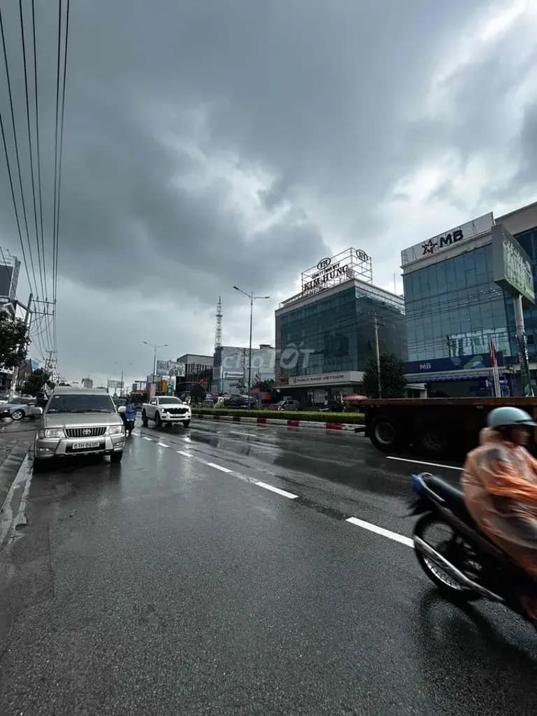 Main-CHO THUÊ MẶT BẰNG TÒA NHÀ QL13 – TRUNG TÂM THỦ DẦU MỘT,HCM ⸻ • Diện tí-0
