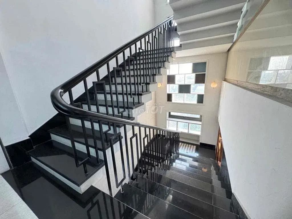 Main-Cho thuê toà nhà mặt tiền Phạm Ngọc Thạch, Thủ Dầu Một, Bình Dương --2
