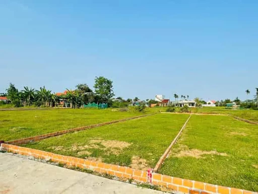 Main-Lô 175m2 FULL ĐẤT Ở - Cách trung tâm 17km-0