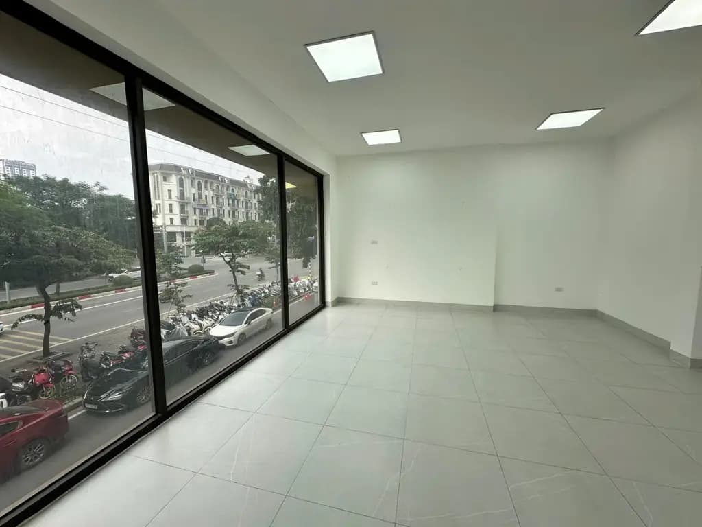 Main-Cho thuê sàn văn phòng mặt phố Tố Hữu, 90 m2/tầng. sàn thông như hình-2