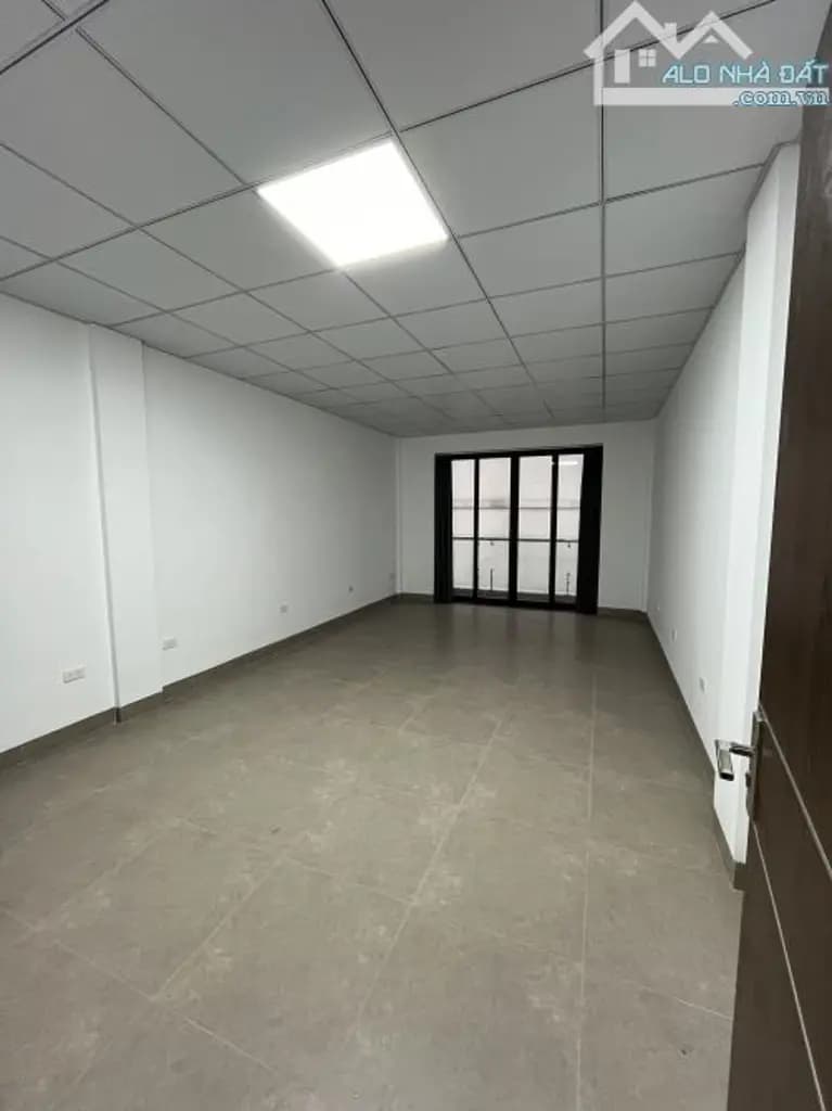 Main-Cho thuê văn phòng Nguyễn Trãi- Đối Diện Đại Học Hà Nội, dt từ 30-40 m2-1