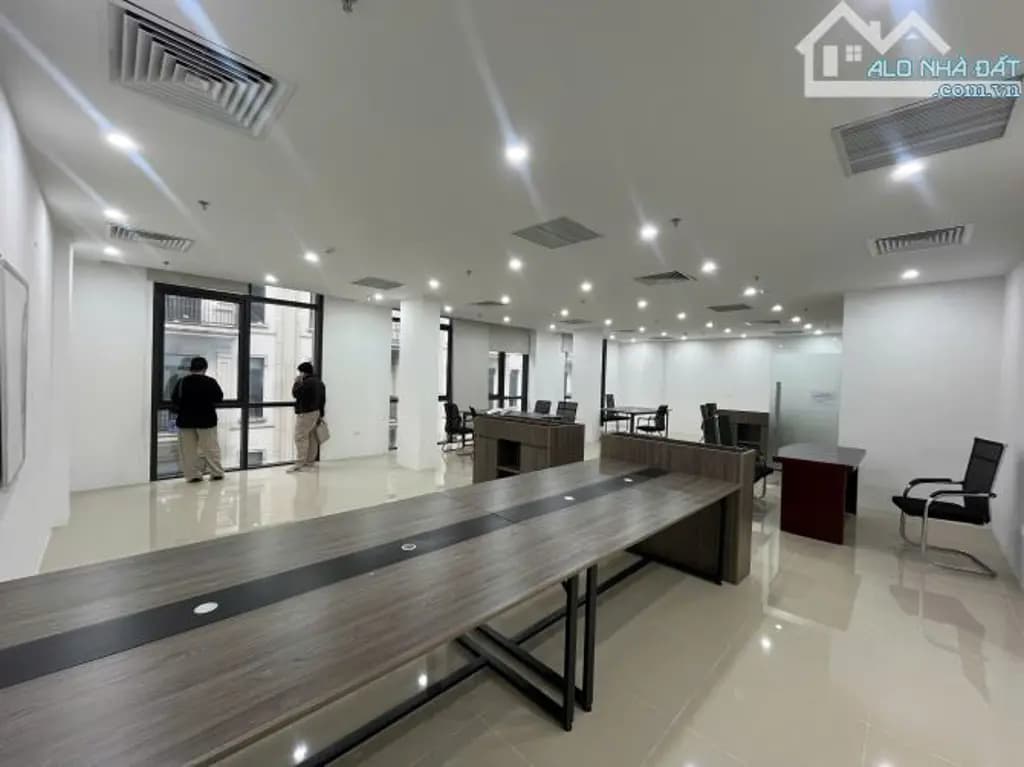 Main-Cho thuê văn phòng 120 m2 tại Vạn Phúc, sàn thông đẹp như ảnh, giá chỉ 18 tr/tháng-1
